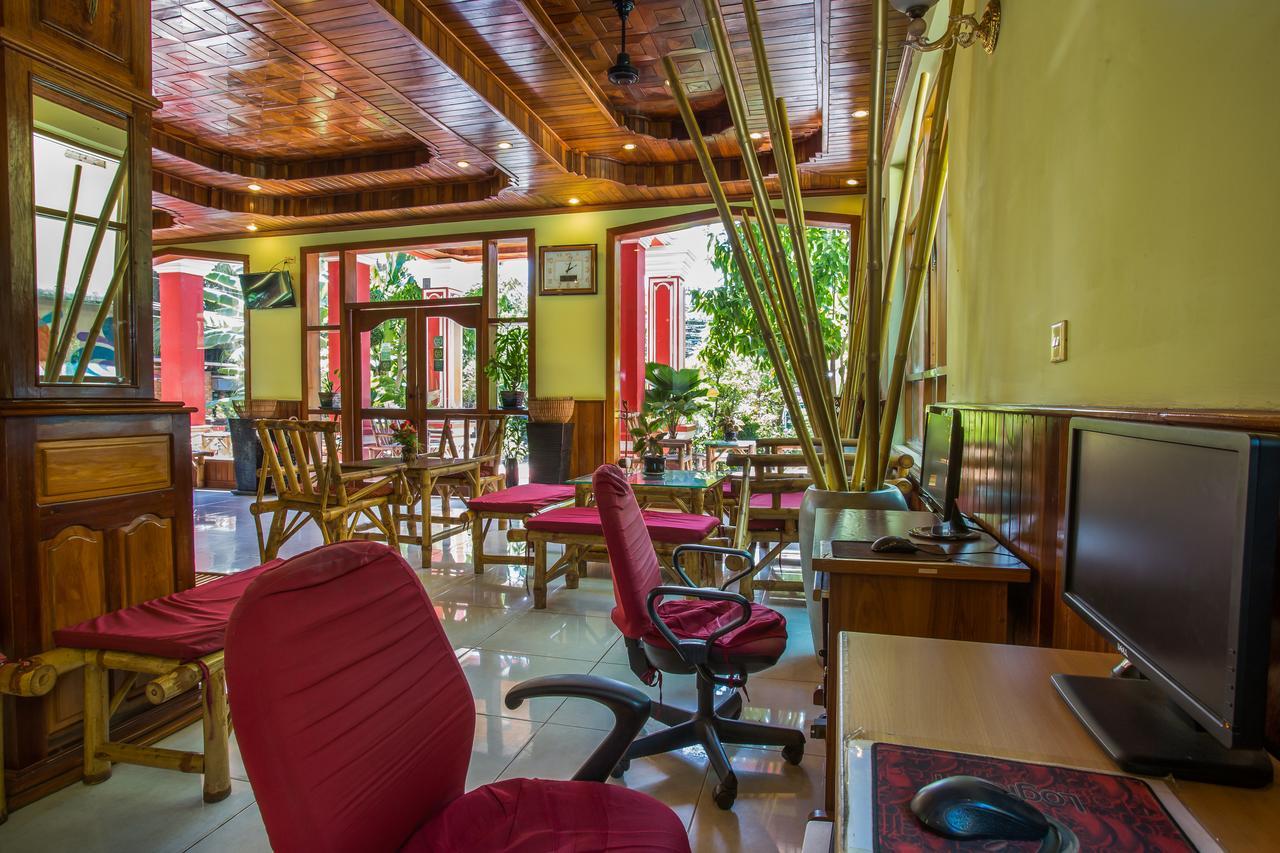 Side Walk Hotel Siem Reap Esterno foto