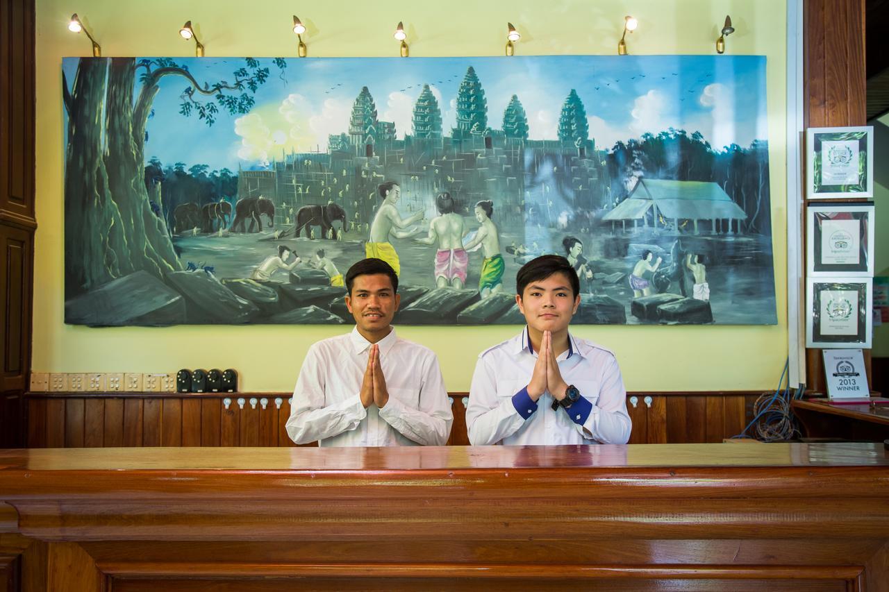Side Walk Hotel Siem Reap Esterno foto