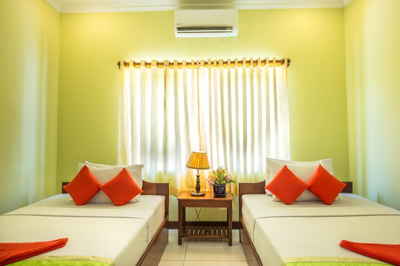 Side Walk Hotel Siem Reap Esterno foto
