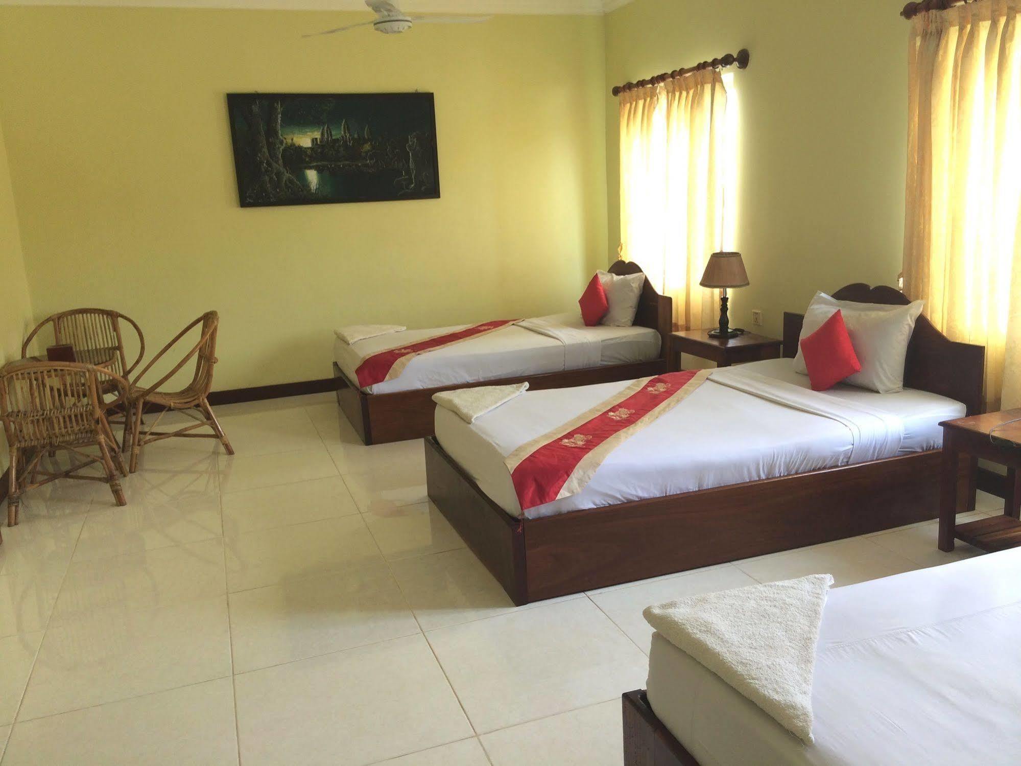 Side Walk Hotel Siem Reap Esterno foto