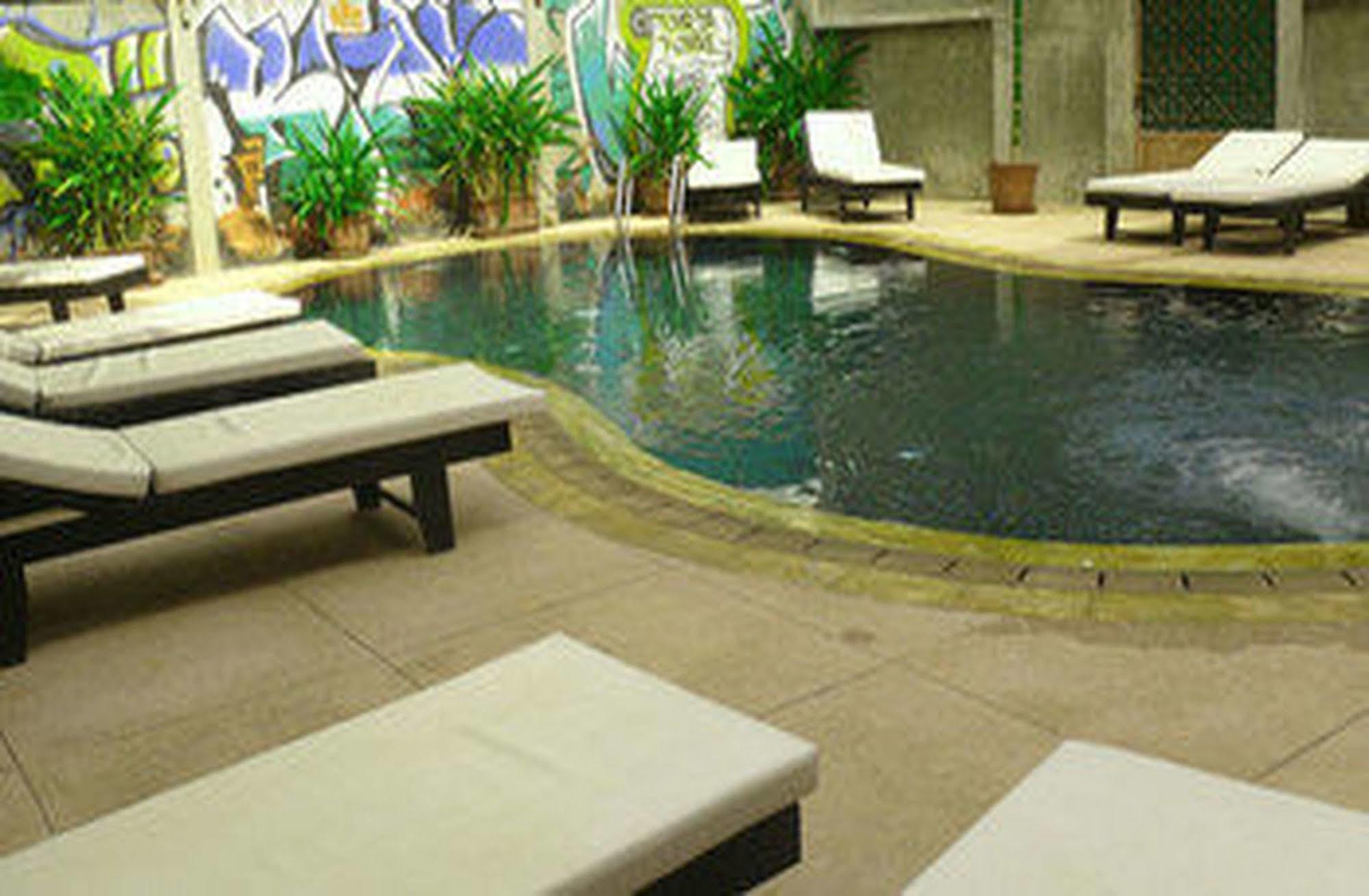 Side Walk Hotel Siem Reap Esterno foto